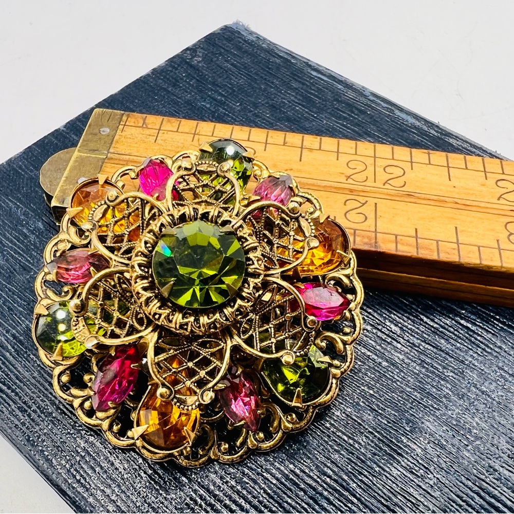 Stunning vintage gold tone filigree brooch pin green pink orange rhinestones